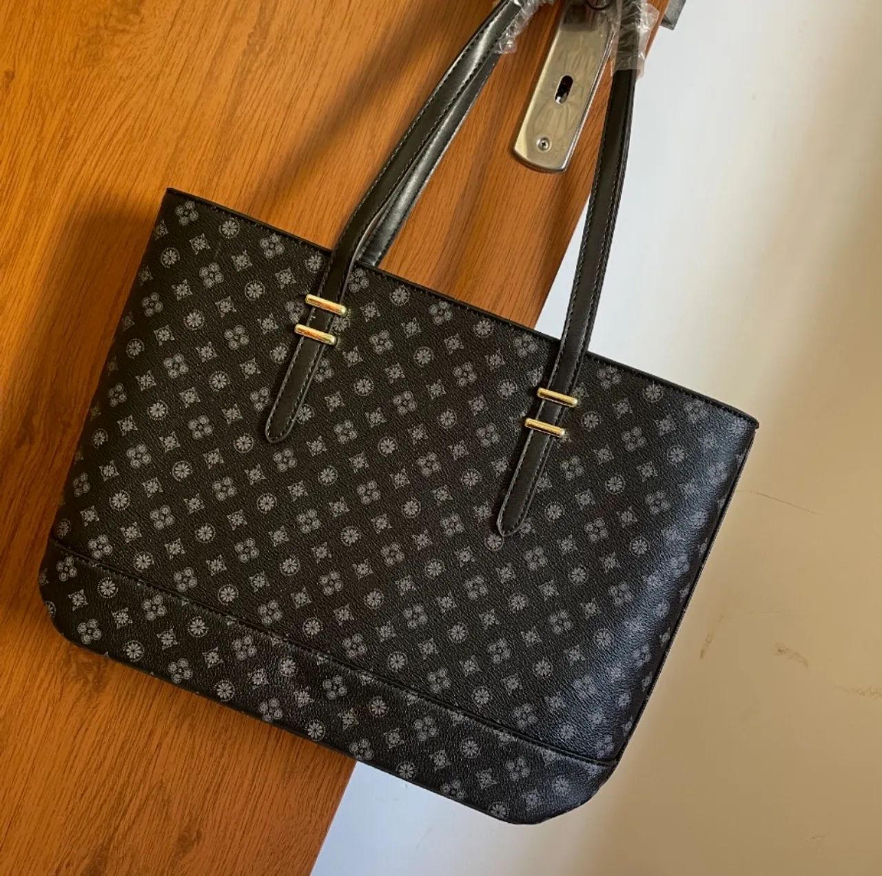 Bolsa de Ombro com Estampa - Foto 2