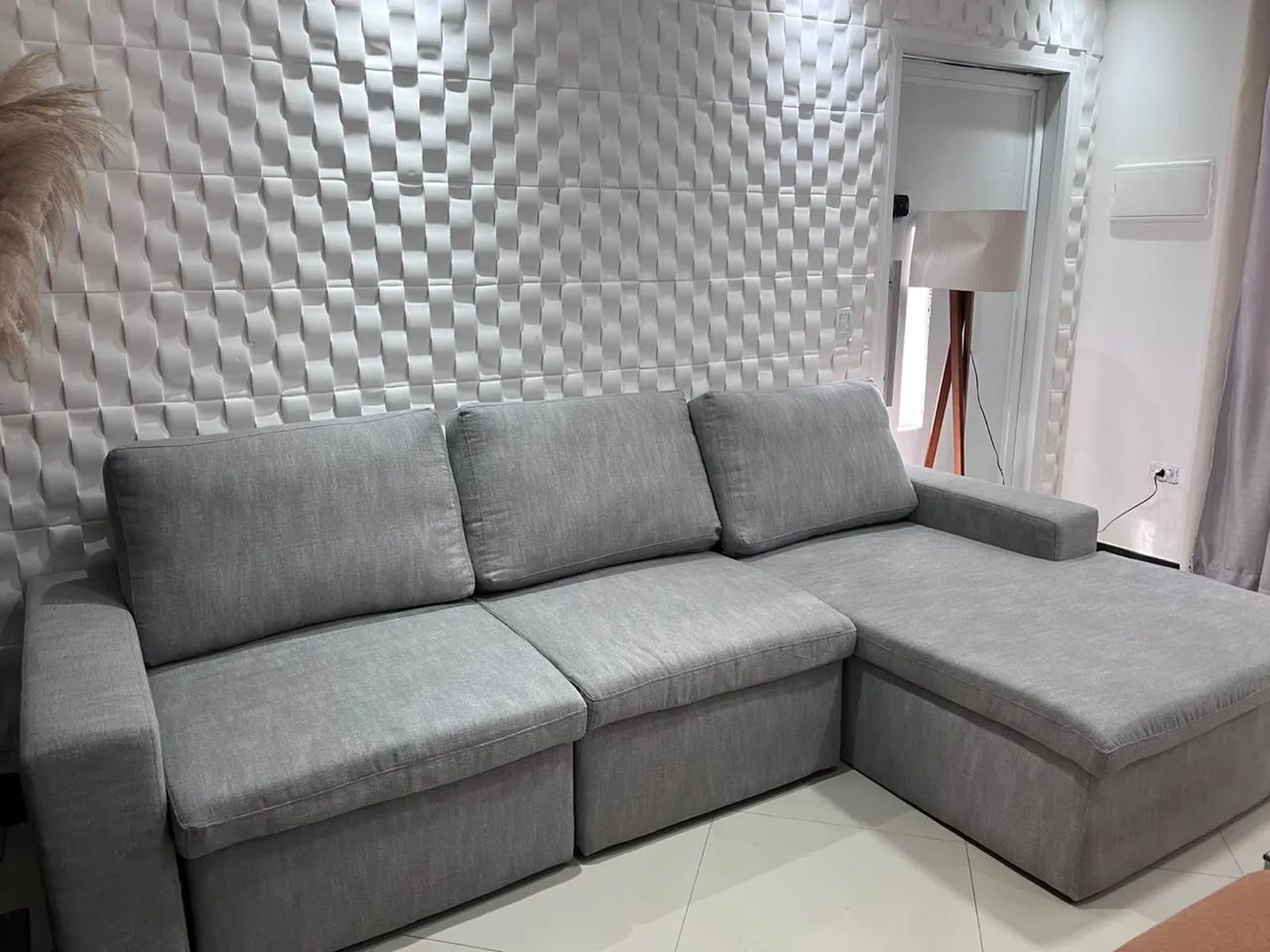 Sofá retrátil com chaise seminovo - Foto 2