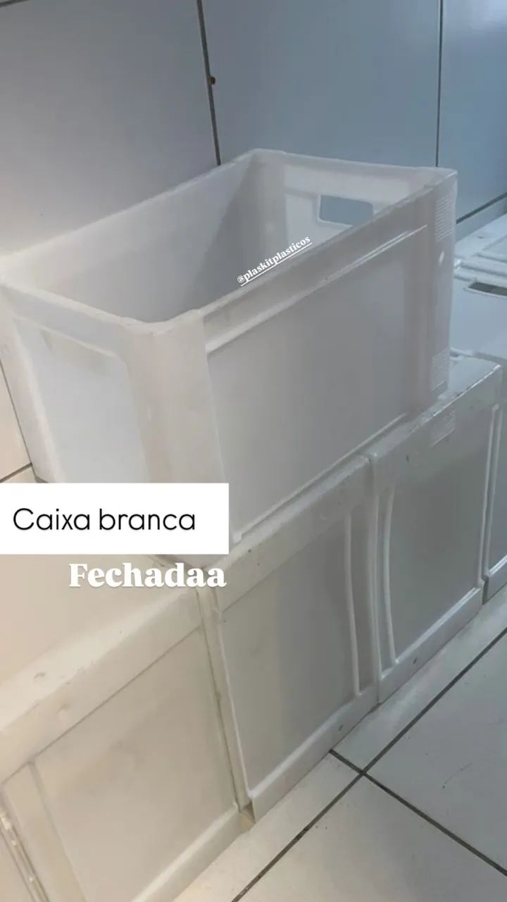 Caixa de plástico fechada 