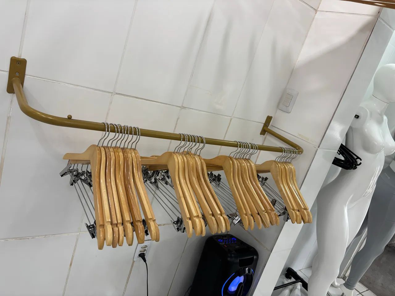 Cabides de madeira novos