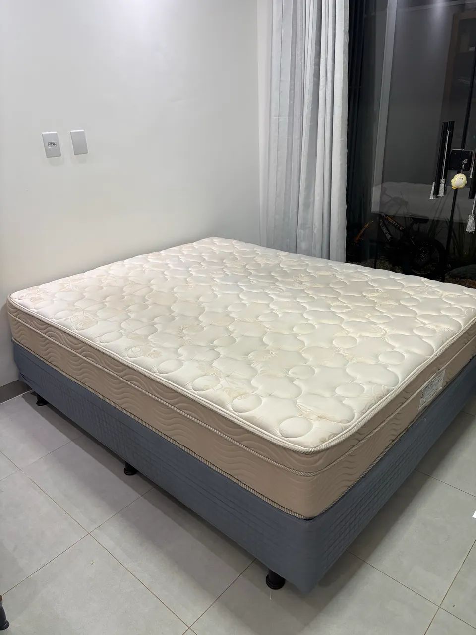 Cama Queen Size 