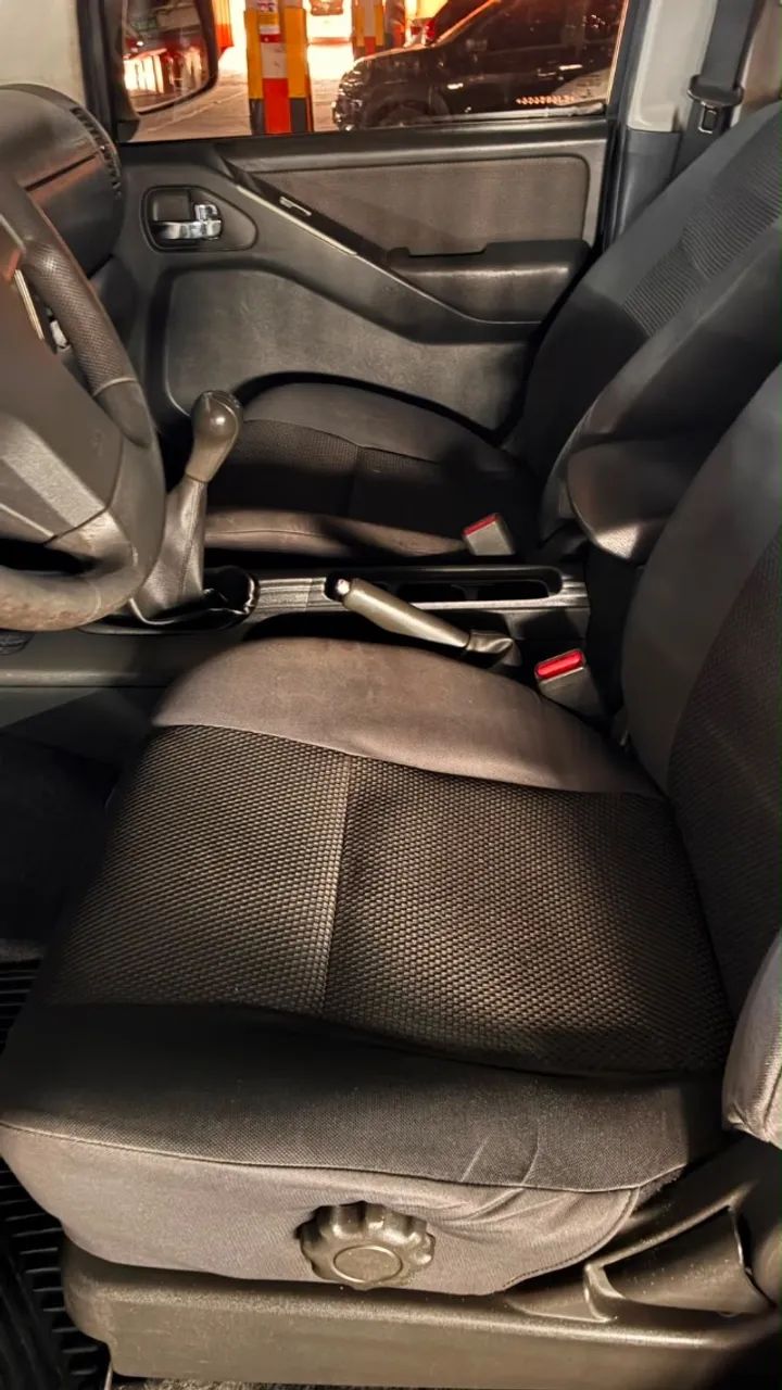 Nissan Frontier S CD 4X4 2.5 TB Diesel 2014 - Foto 3