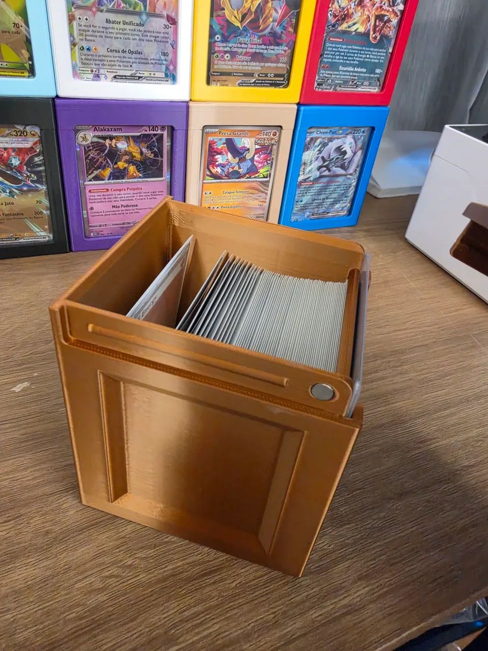 Deck box imantada tcg - pokemon, yugioh, magic - Foto 2