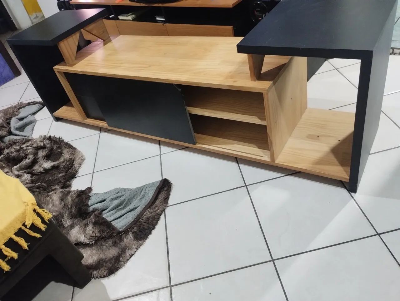 rack para sala madeira maciça  