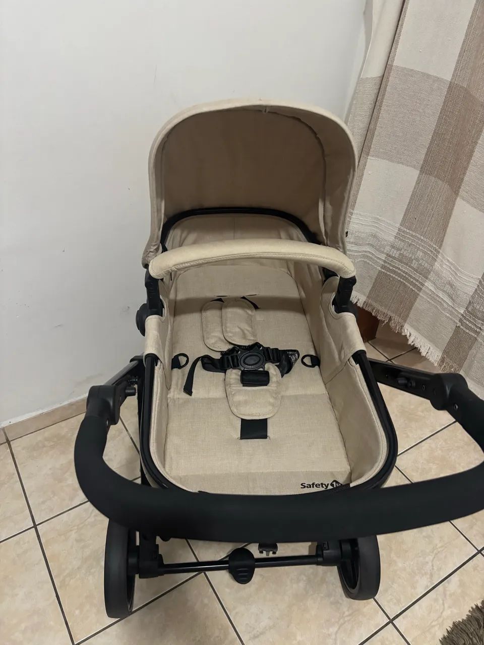 Vende se carrinho de bebê 