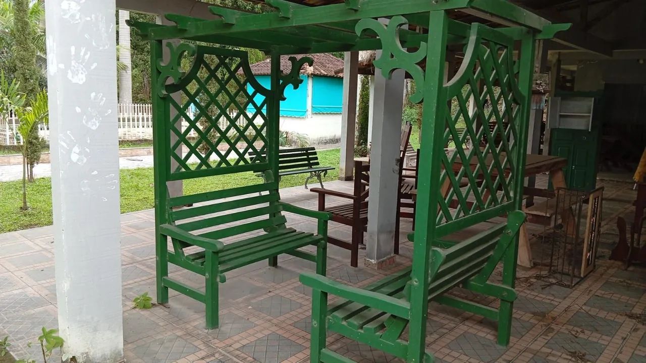 Balanço demolição em bom estado. 