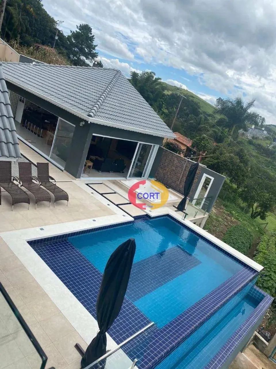 Casa mobiliada e lazer completo à venda em Santa Isabel.