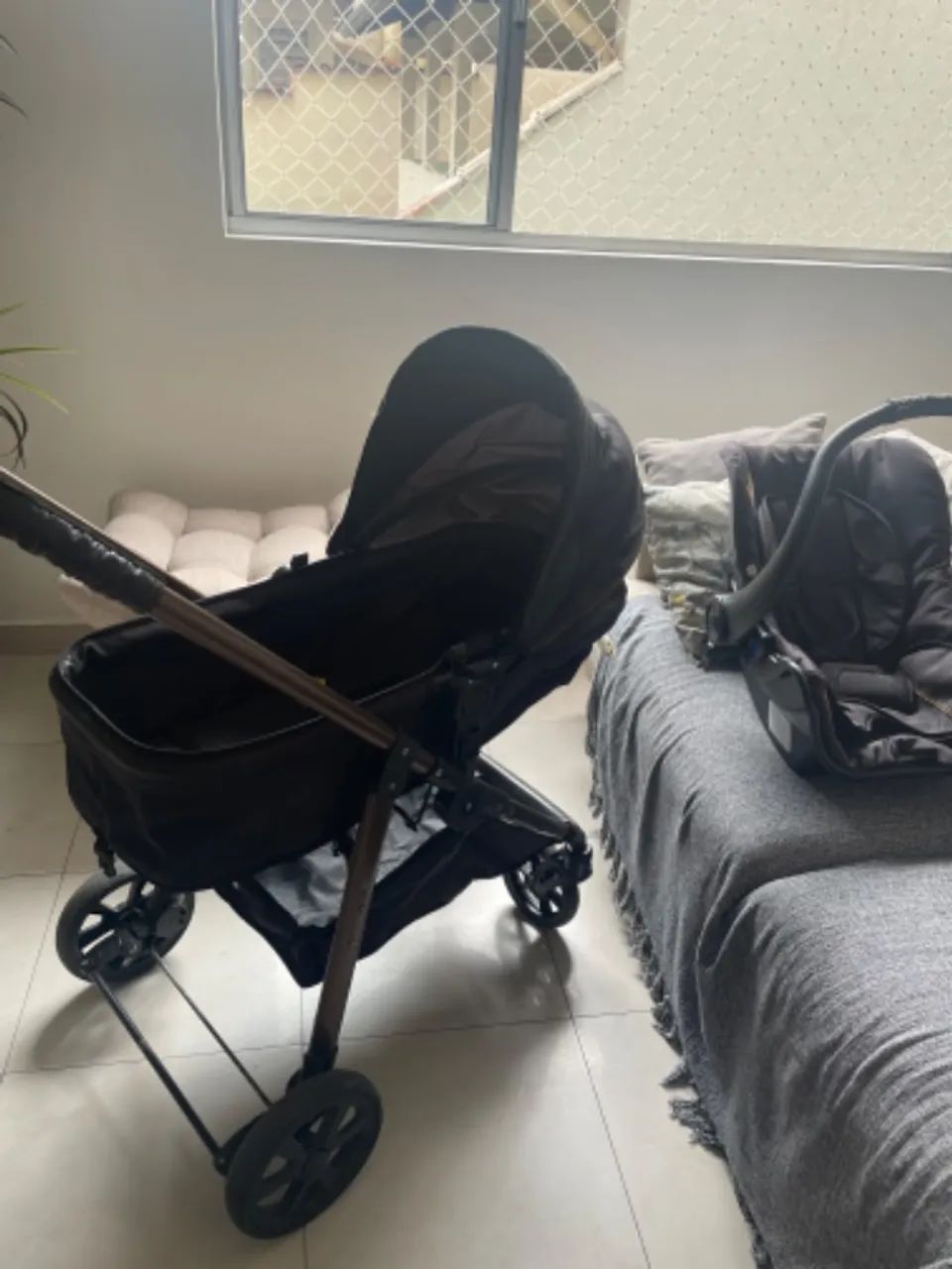 Carrinho de Bebê com Moisés e Bebê Conforto. 3 em 1. - Foto 2