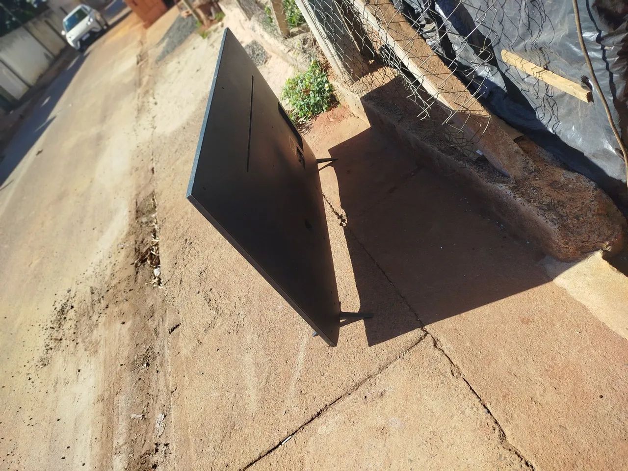 Tv 65 polegadas LG 4k para retirada de peças tela trincada e quebrada cem base peças orige - Foto 5