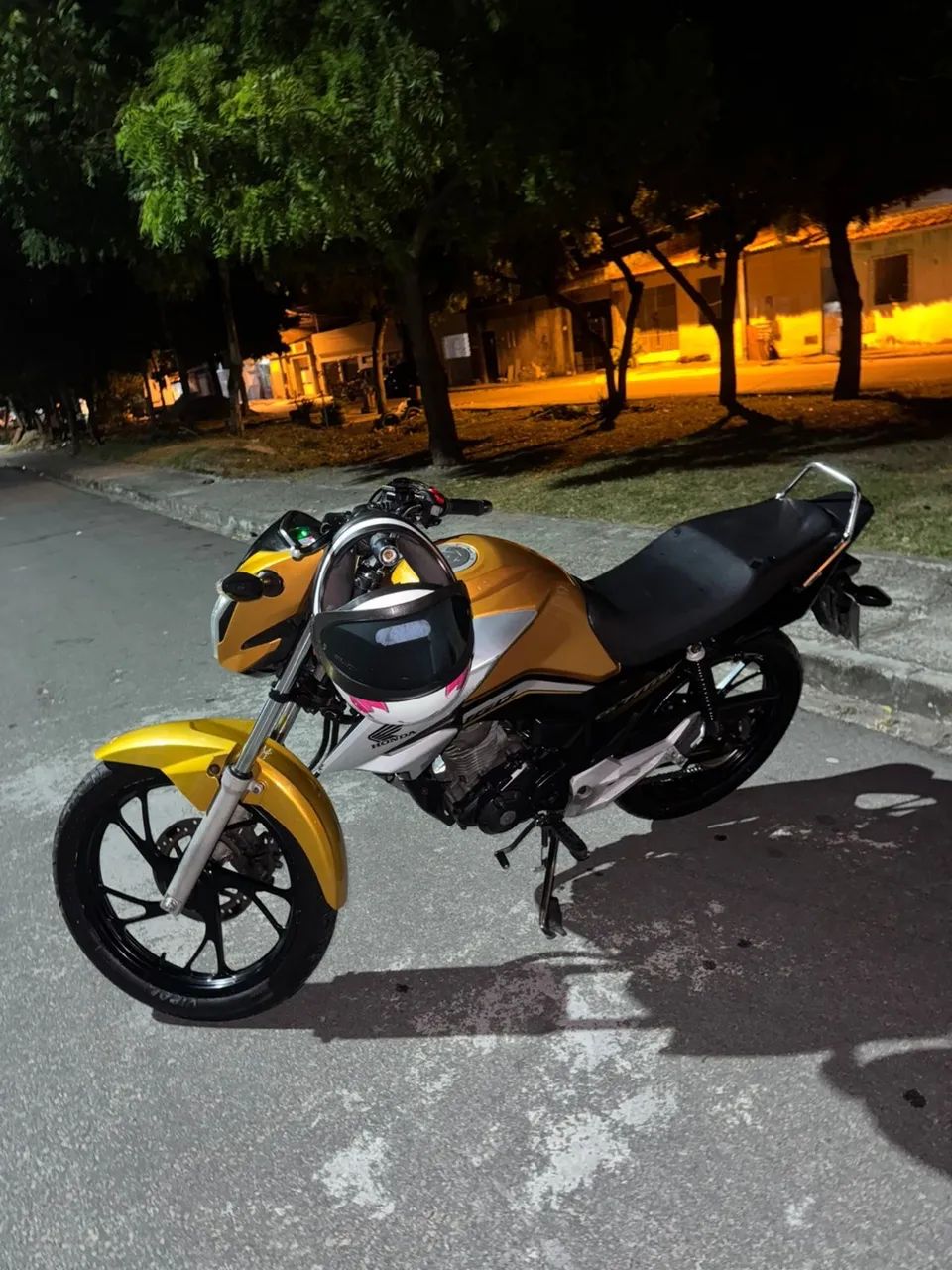 Vendo 160 titan quitada emplacada 2026