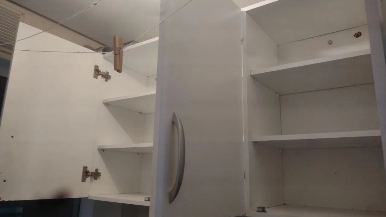 Armário de parede branco 