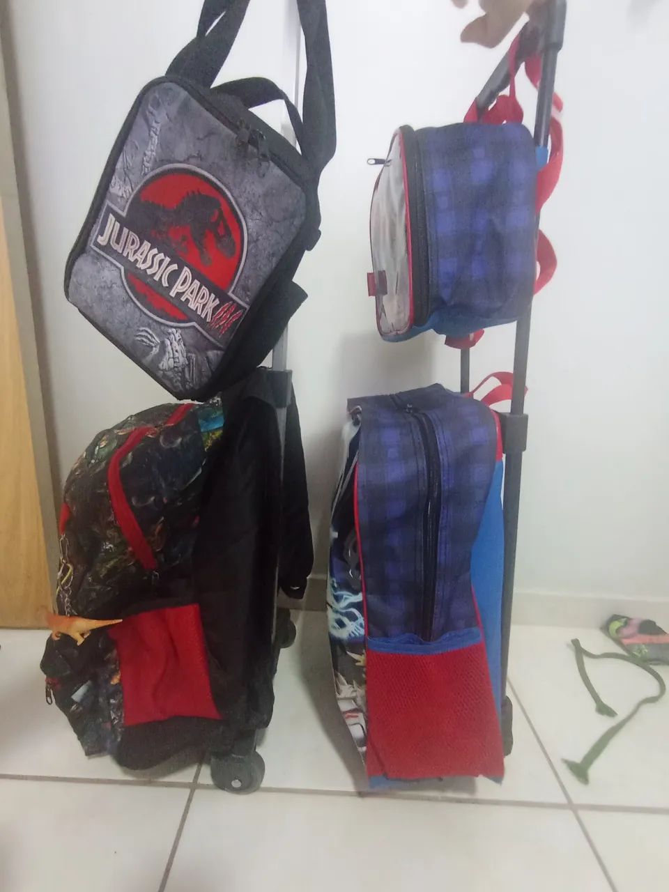 Kit de Mochilas completo em bom estado Jurassic e transformes - Foto 5