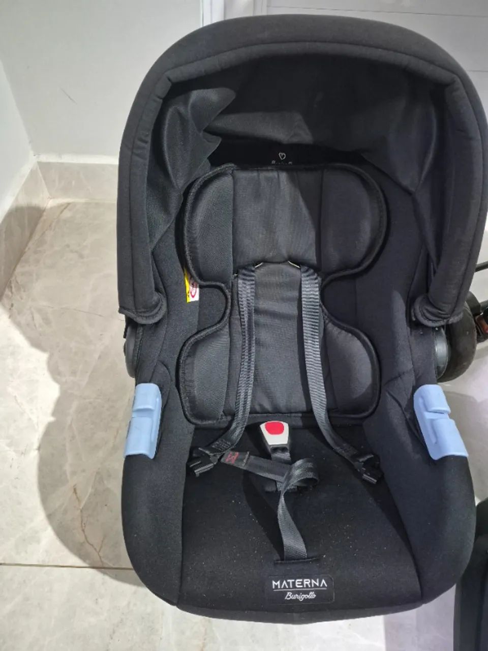 Carrinho de bebê com bebê conforto e base Burigotto  - Foto 3