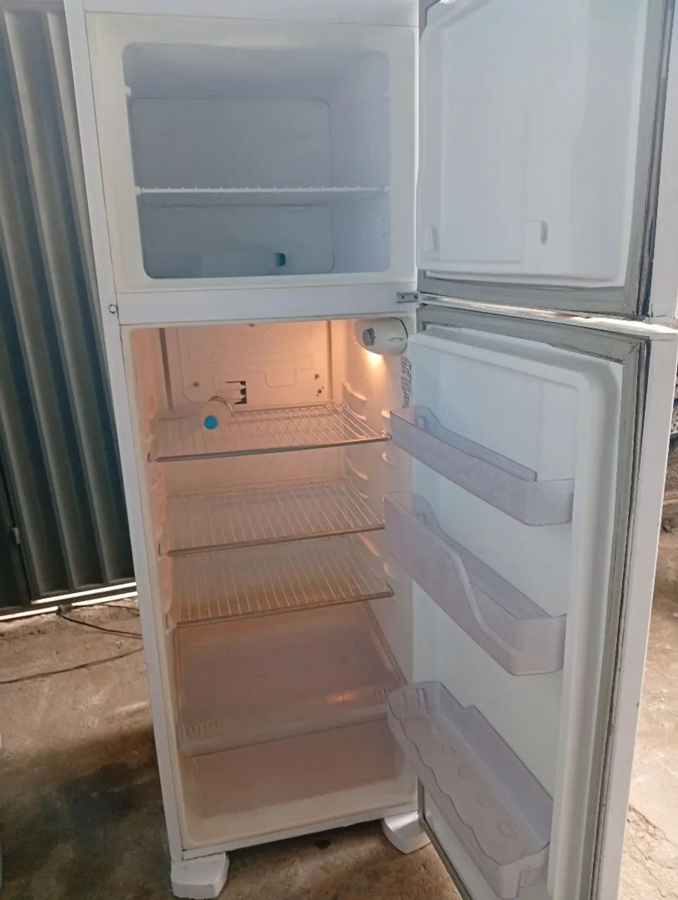 geladeira Eletrolux 362 litros funcionando perfeitamente  - Foto 4