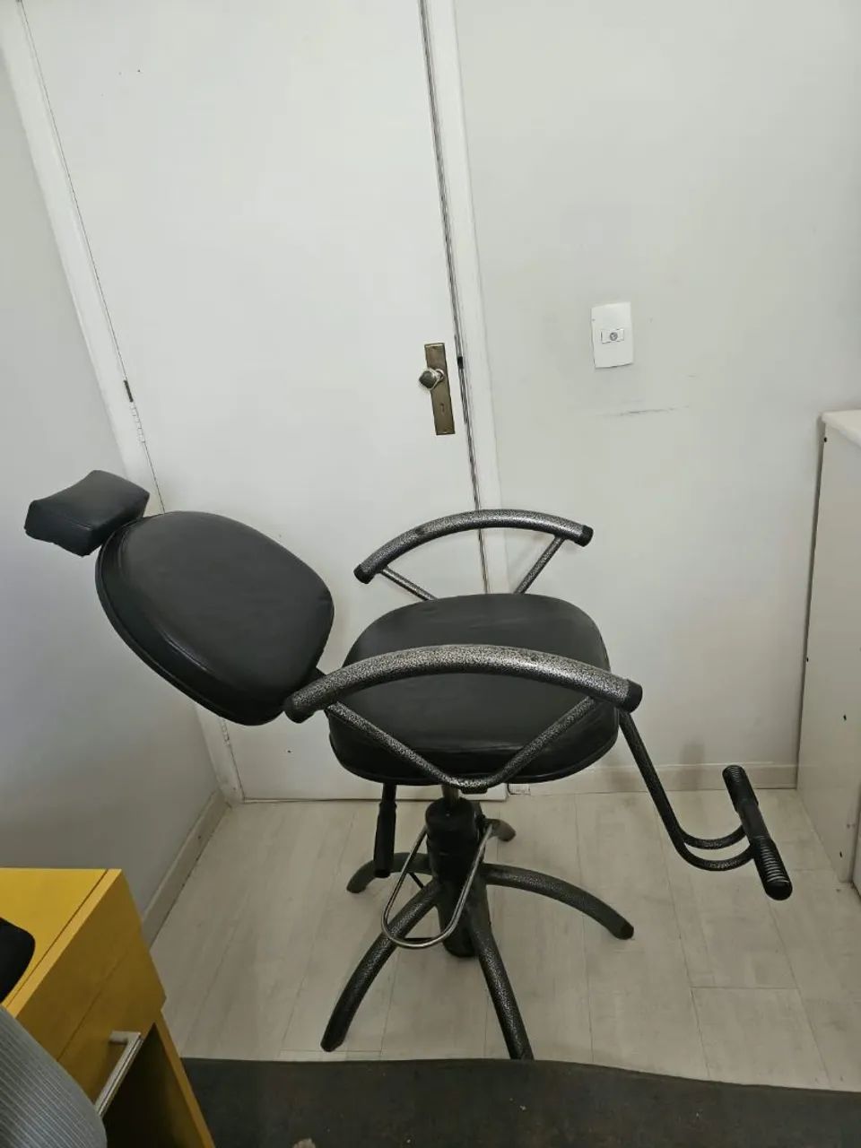 Cadeira de barbeiro ou salão  - Foto 2