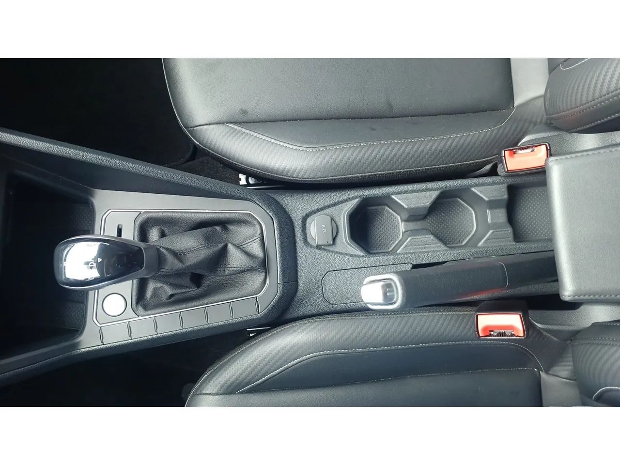 Volkswagen Nivus Highline 1.0 200 TSI Flex Aut., foto 15 de 16