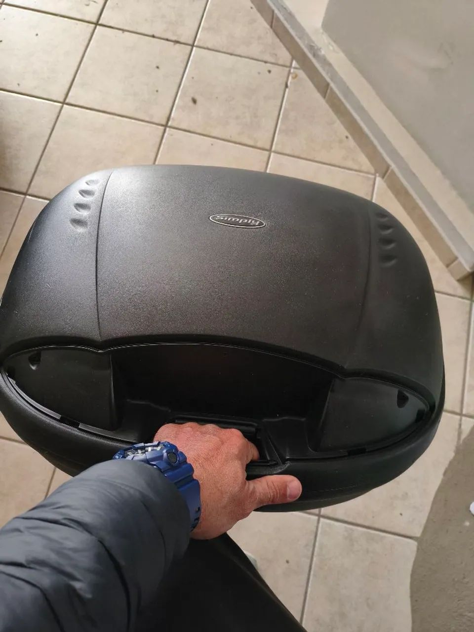 Vende-se baú de moto Givi - Foto 2