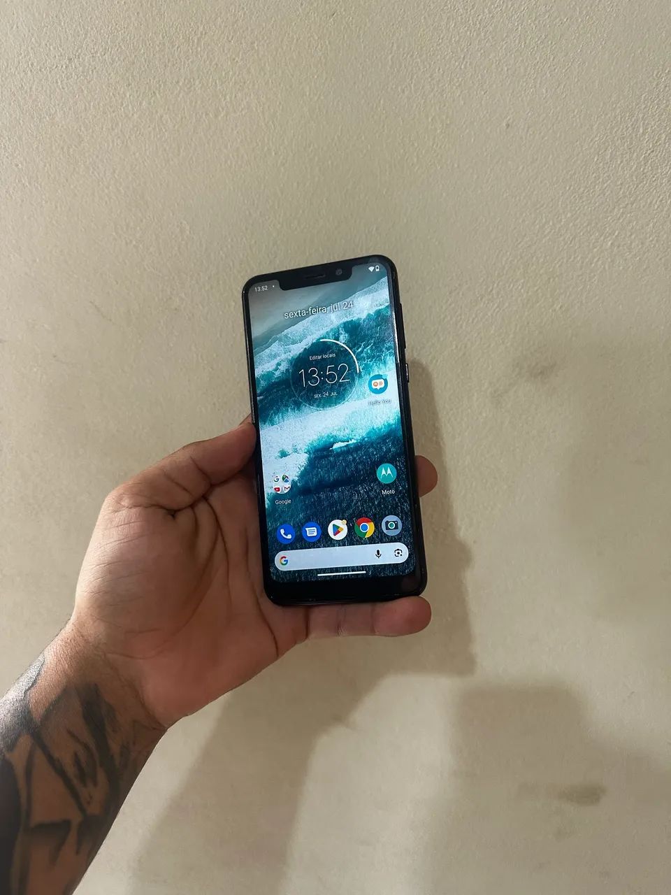 Moto one 