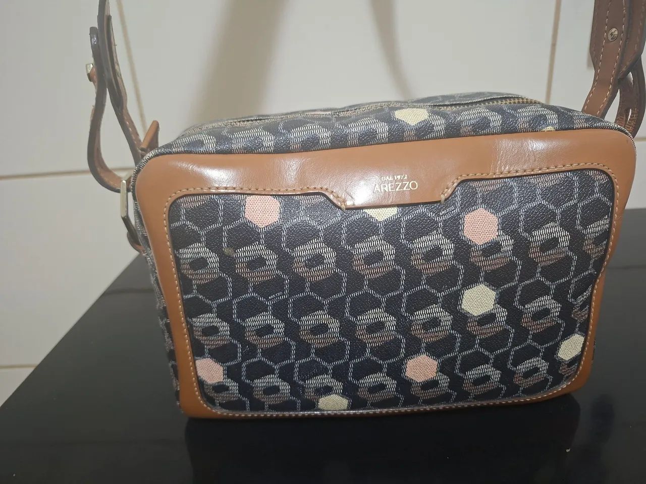 Bolsa Arezzo modelo Veneza Original. - Foto 3