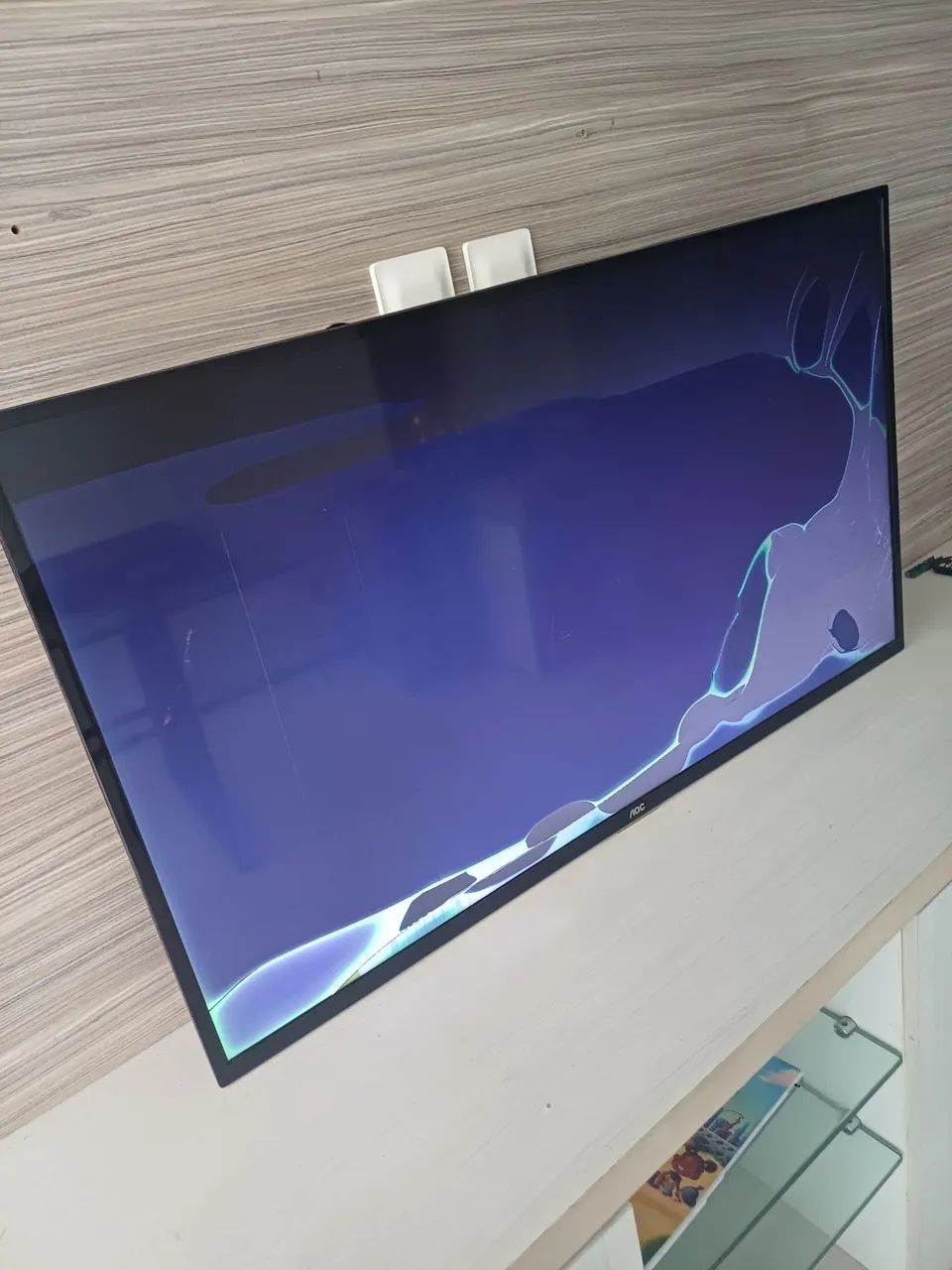 Smartv AOC 43" com tela quebrada mas liga - Foto 2