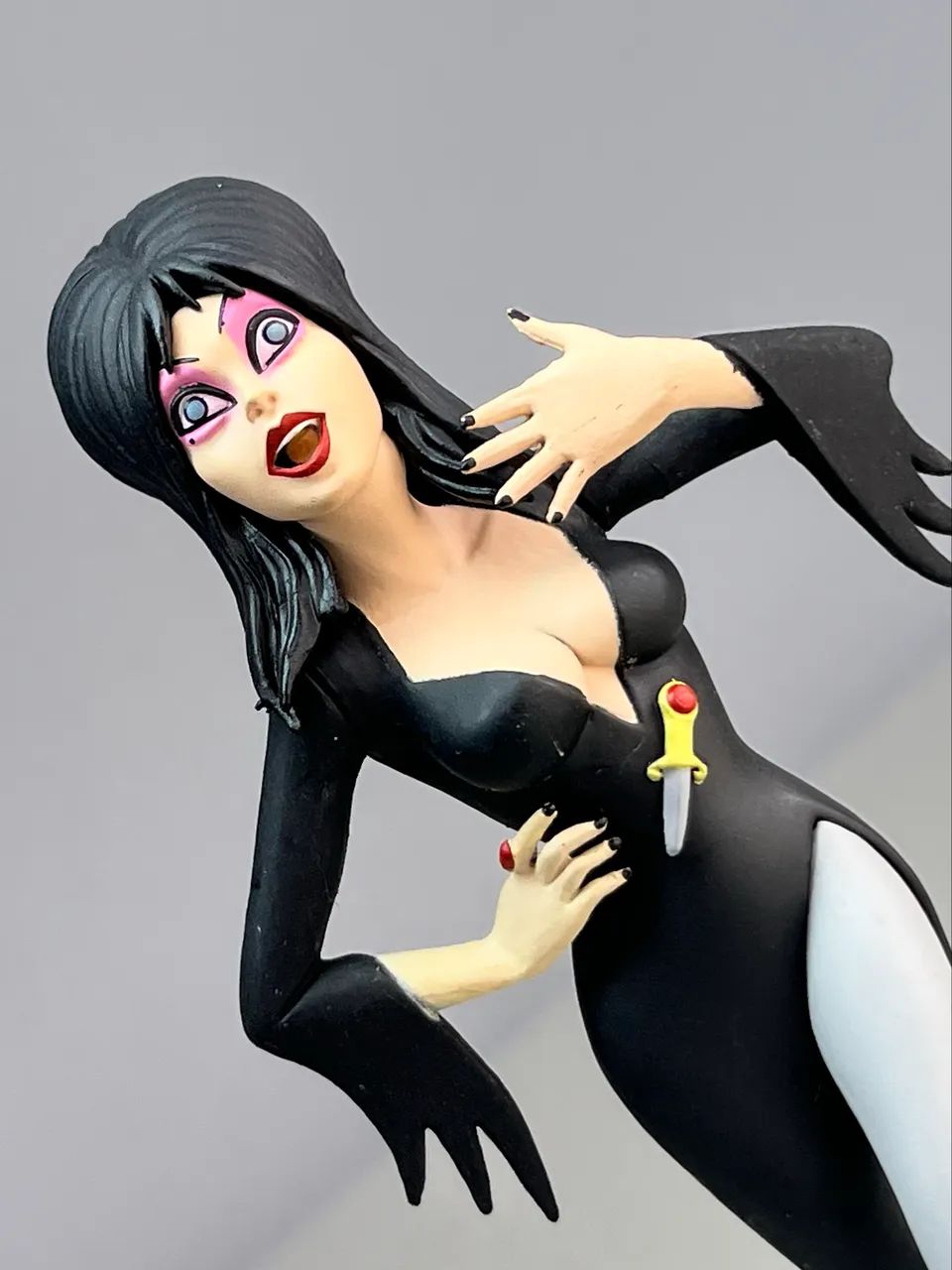 Elvira Toony Terrors Neca - Foto 5