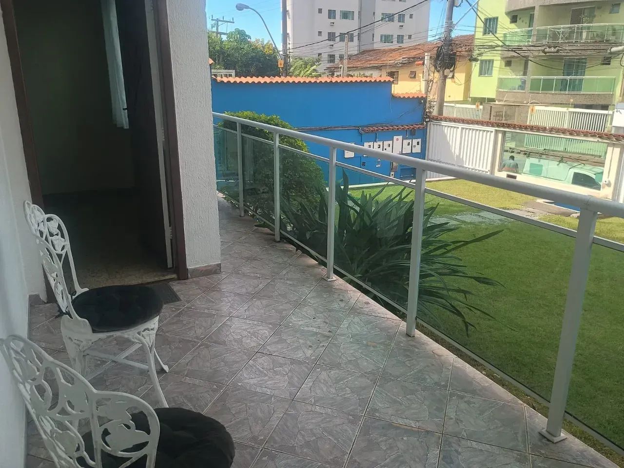 Alugo apartamento mobiliado no Riviera Fluminense com 3 quartos - Foto 4