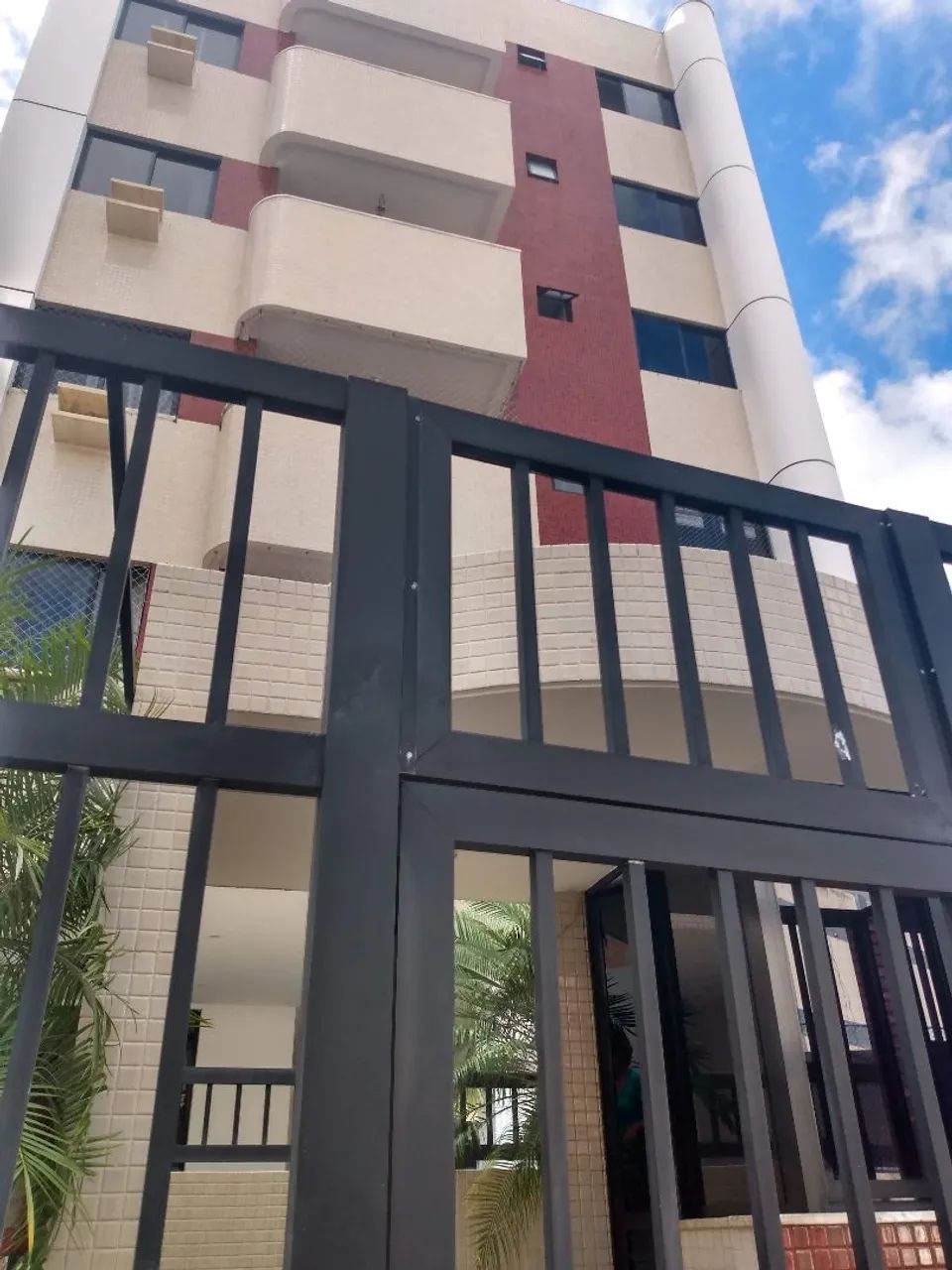 Apartamento 1 quarto com varanda e garagem na Pituba 