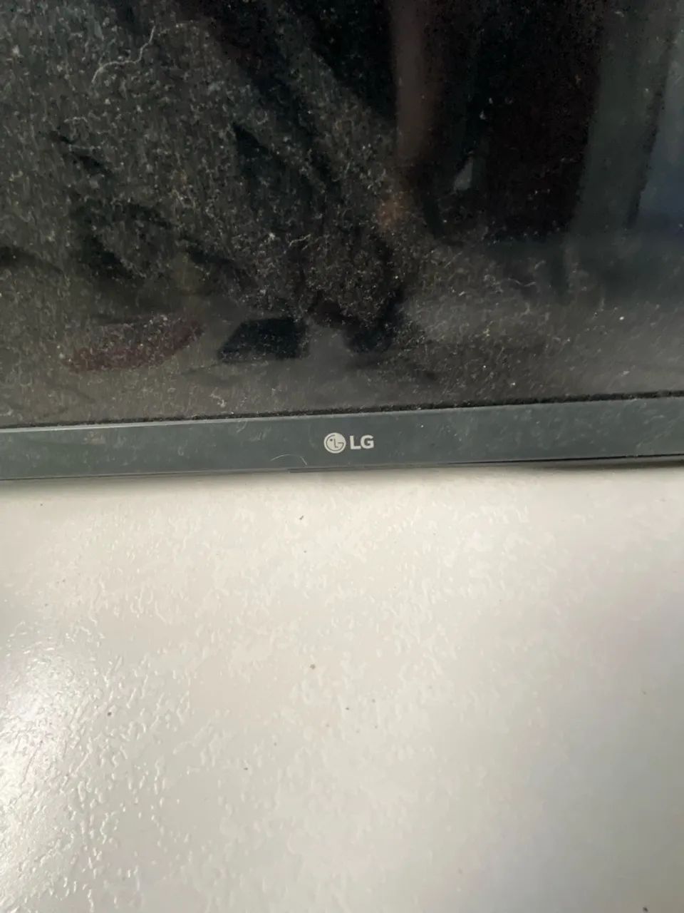 Tv e celular para retirar peças tem conversa no valor  - Foto 2