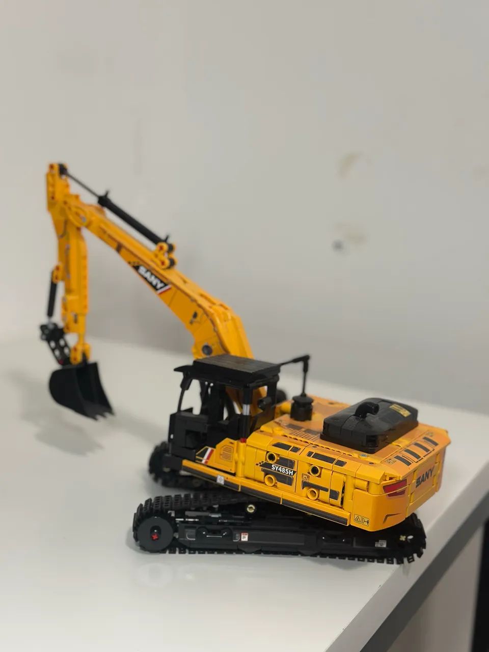 Escavadeira de Lego para decoração  - Foto 2
