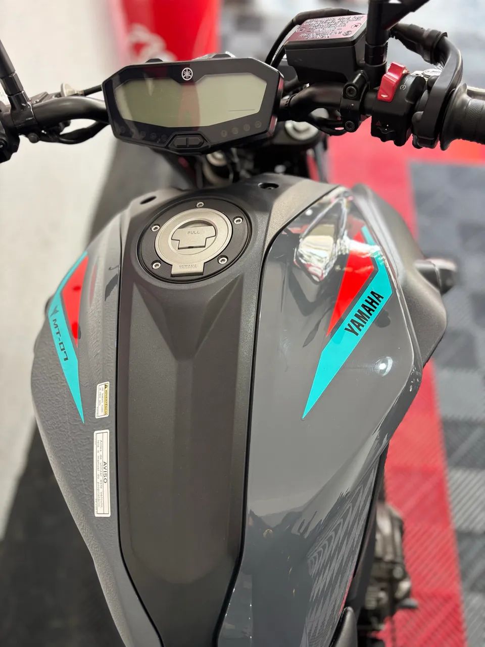 YAMAHA MT 07 ABS  - Foto 4