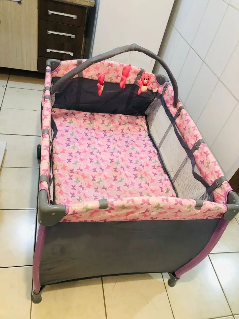 Vendo berço/chiqueirinho portátil semi novo - Foto 2