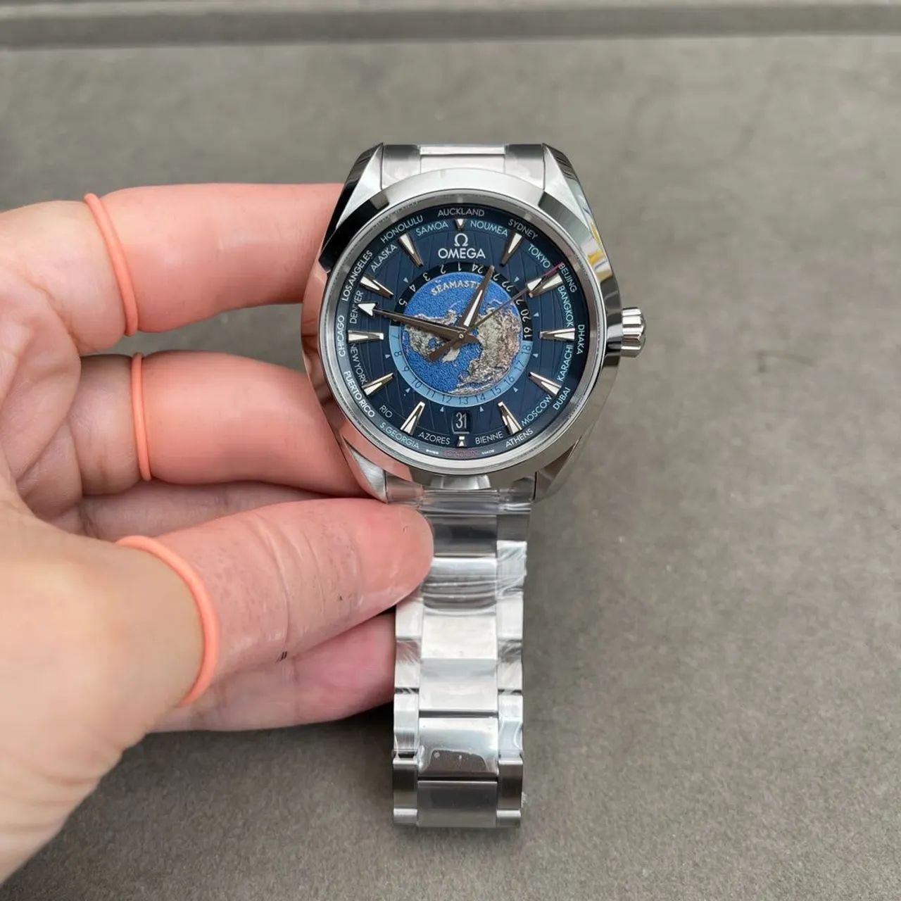 Omega Seamaster Aqua Terra 150M Worldtimer /43 /.S.C