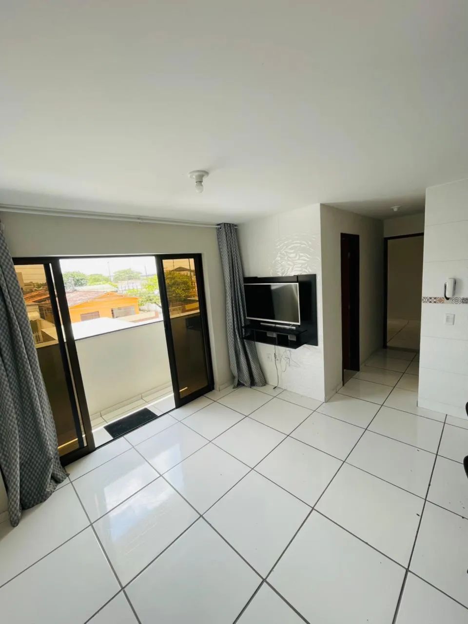 APARTAMENTO PRA LOCAÇÃO NO GEISEL PRÓXIMO À PRINCIPAL E À EVIDENCE