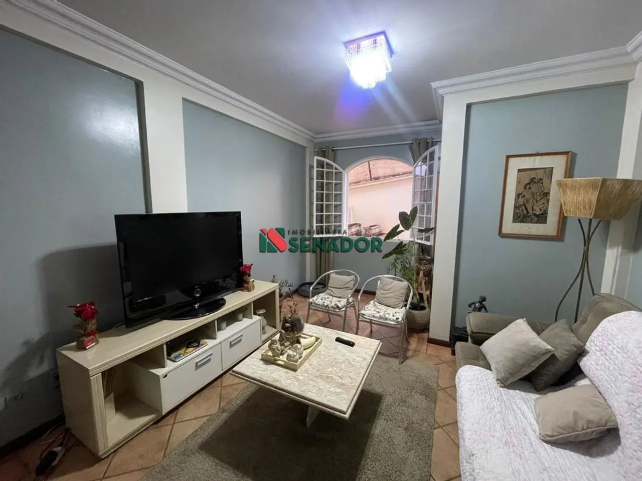 Casa à venda e para alugar em Londrina, Canaã, com 5 quartos, com 490 m² - Foto 4