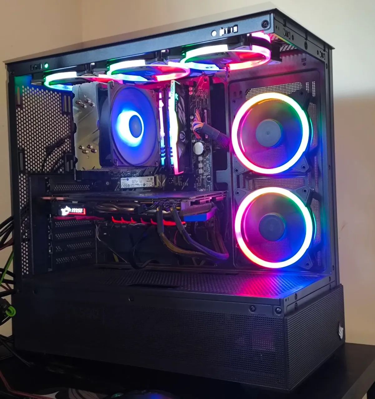 Vendo PC Gamer + 2 monitores 