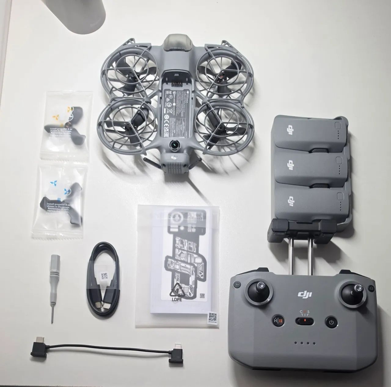 DJI Combo Neo 2 Fly More com controle remoto RC-N3
