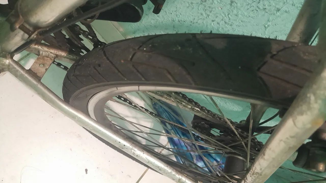 Vendo bicicleta de alumínio com macha barato  - Foto 3