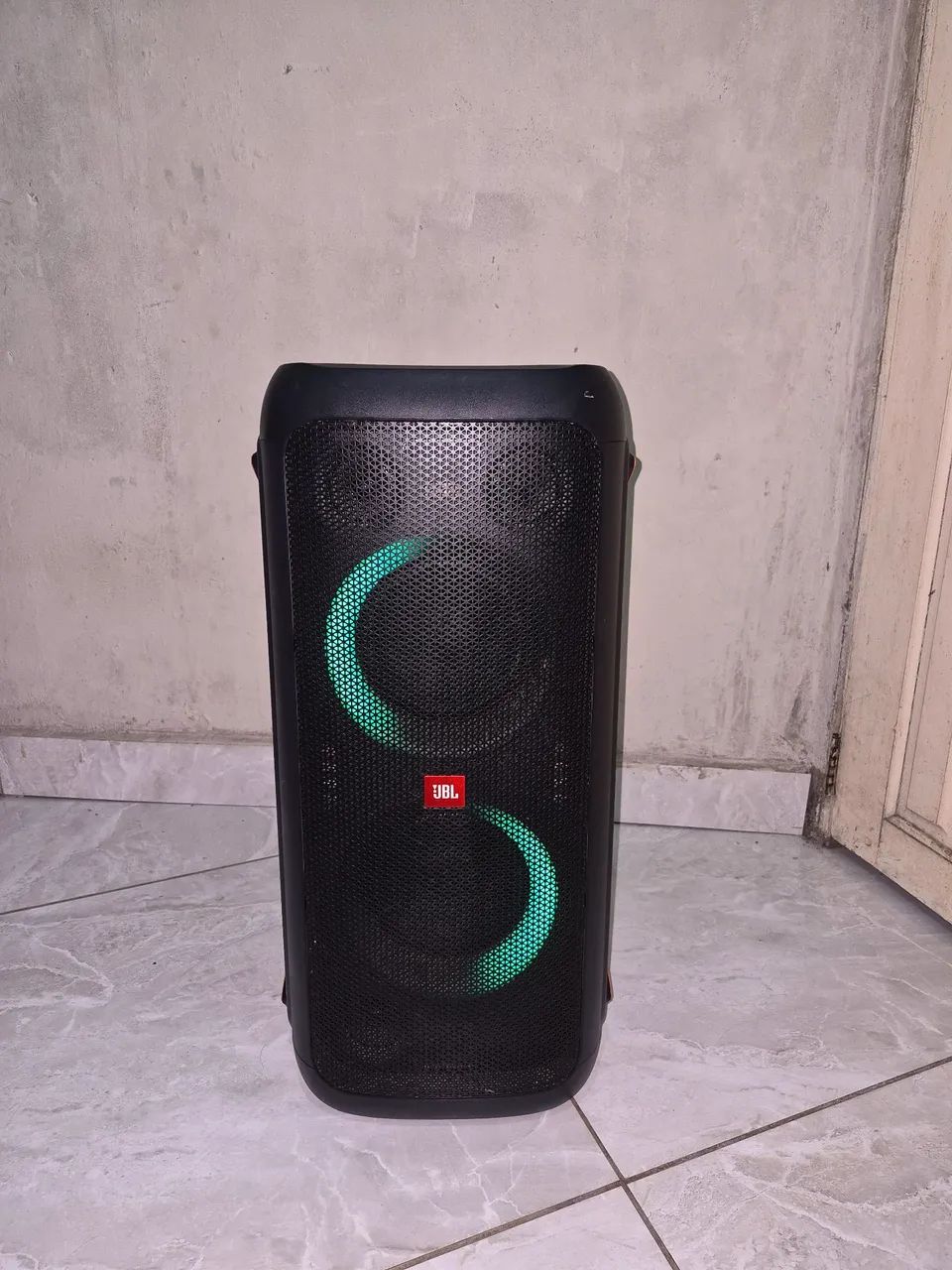 JBL PARTYBOX 300 (TROCO EM IPHONE)