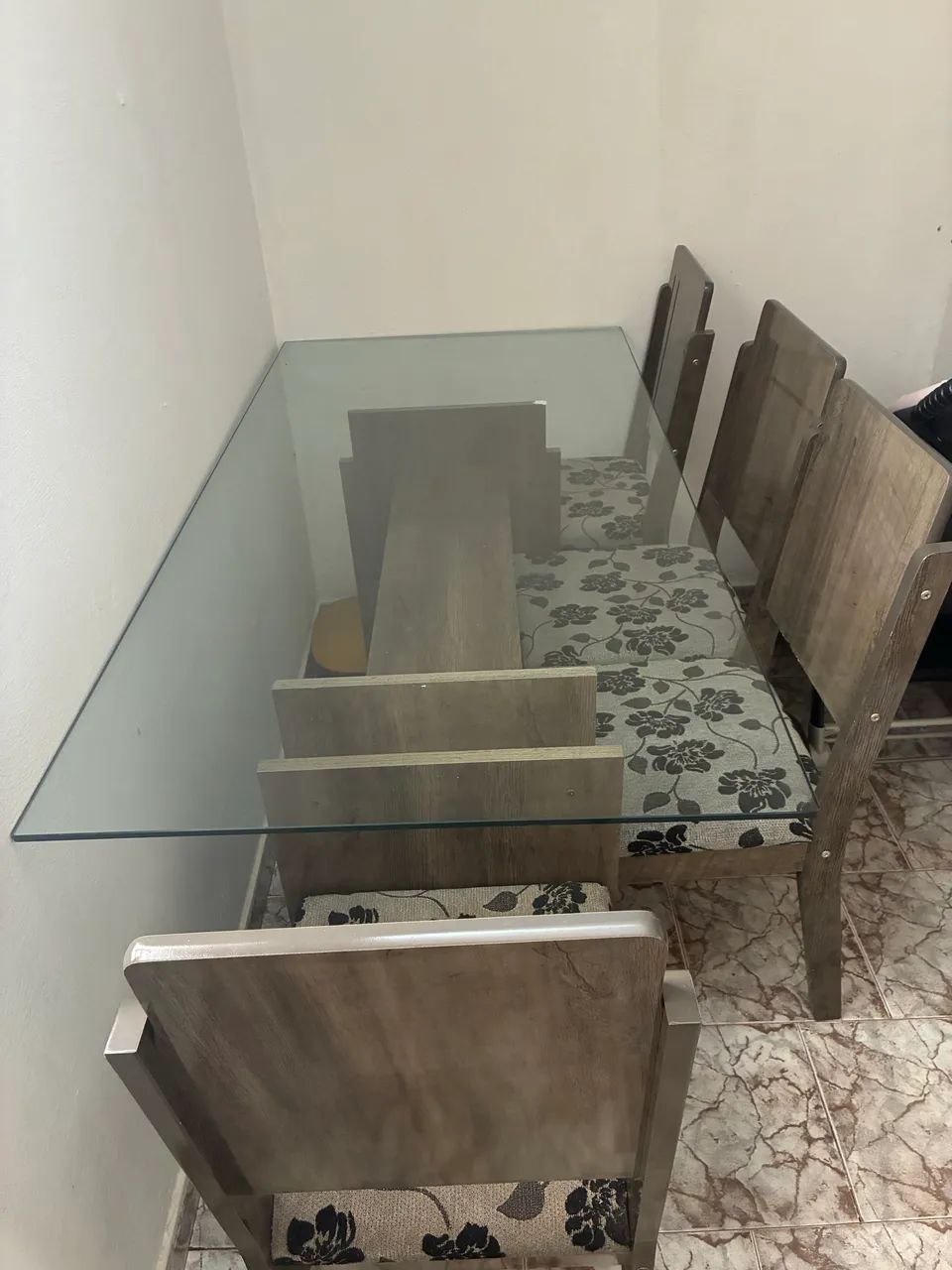 Mesa de jantar 4 cadeiras 