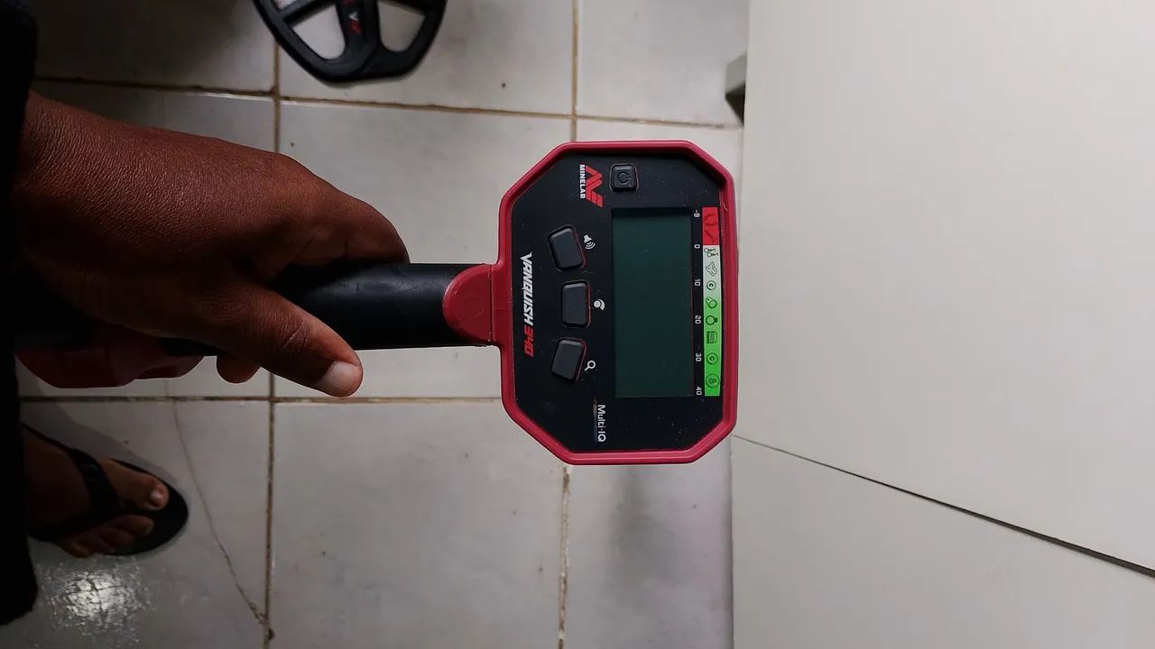 Vendo detector de Metais Minelab Vanquish 340 - Foto 3