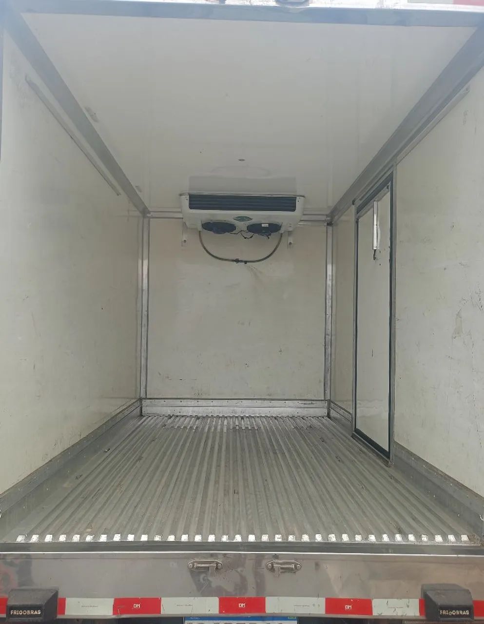 Baú refrigerado HR + termo king e compressor 