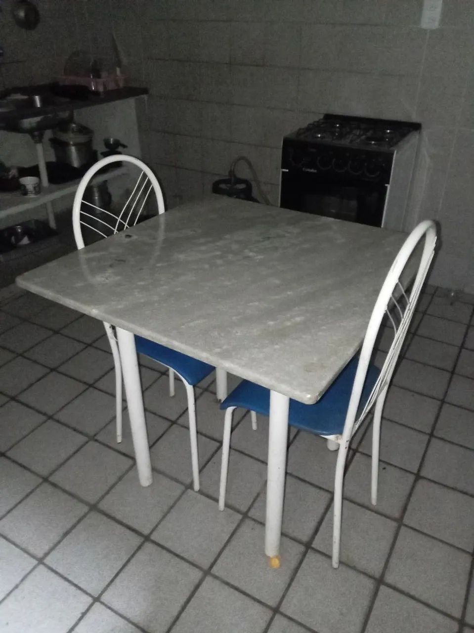 Mesa de Mármore com 4 cadeiras