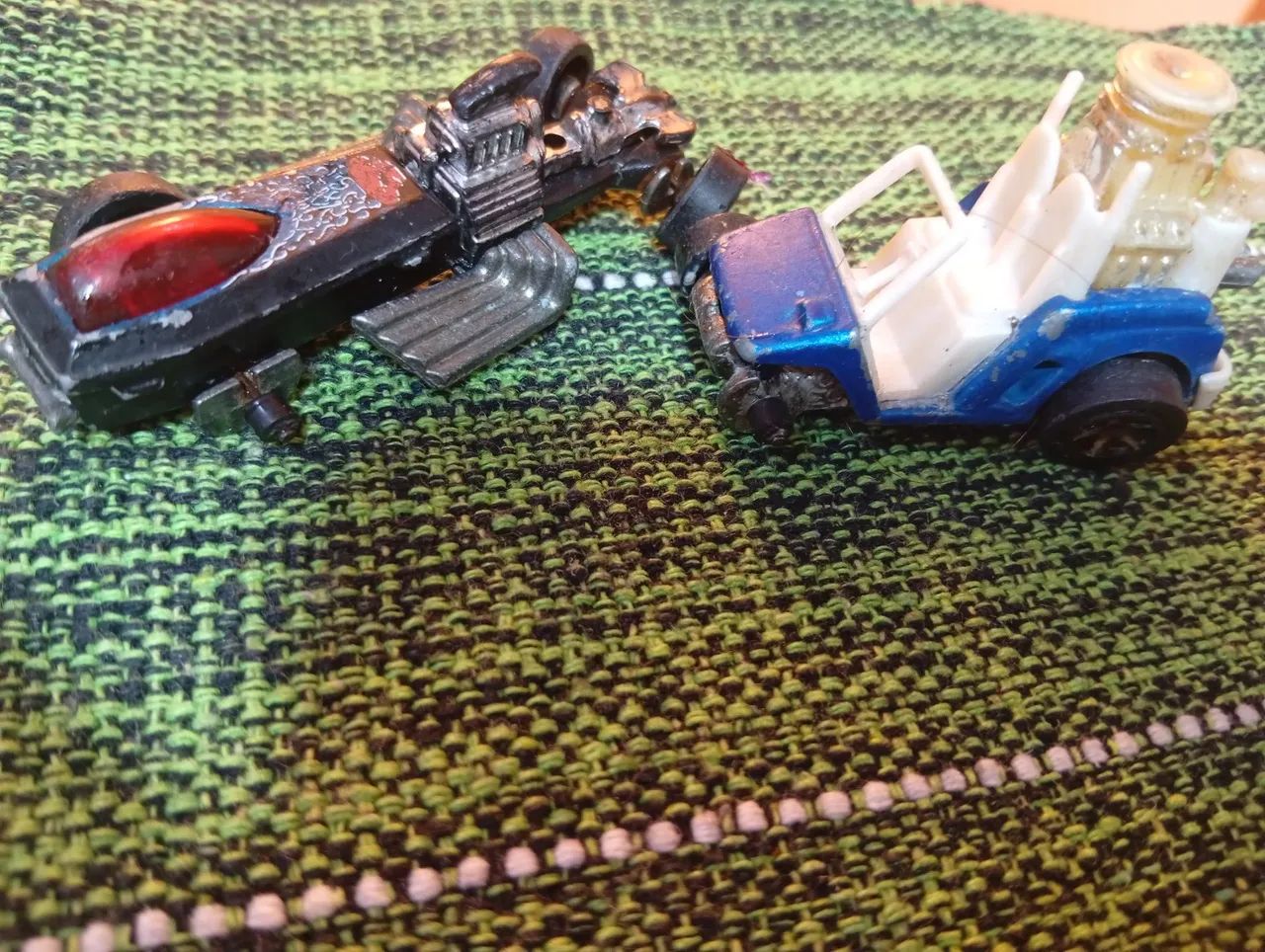 Seis Hotwheels fundo metal  - Foto 4
