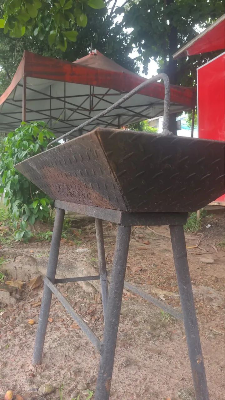Churrasqueira de ferro 