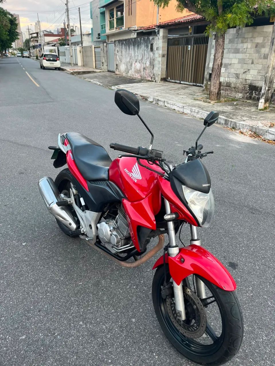 CB300 2014 - Foto 2