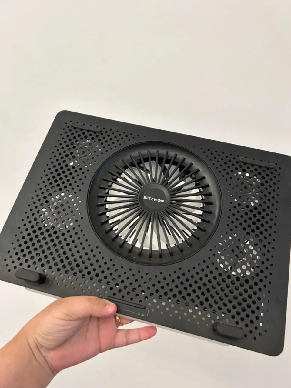 Suporte para notebook BlitzWolf BW-HS1 | 5 Fans + RGB