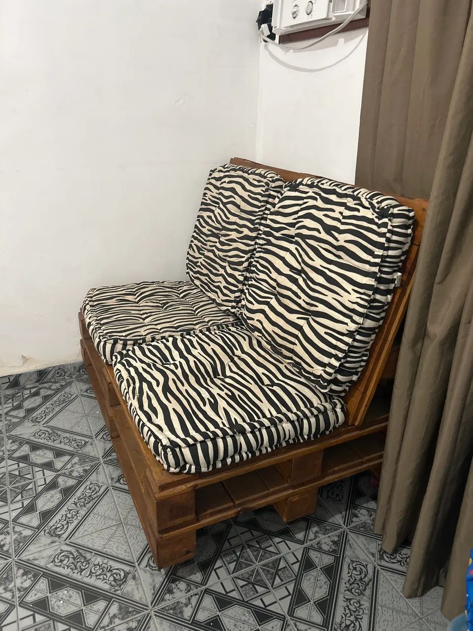 Sofá de Pallet com almofadas 1,20cm - Foto 2