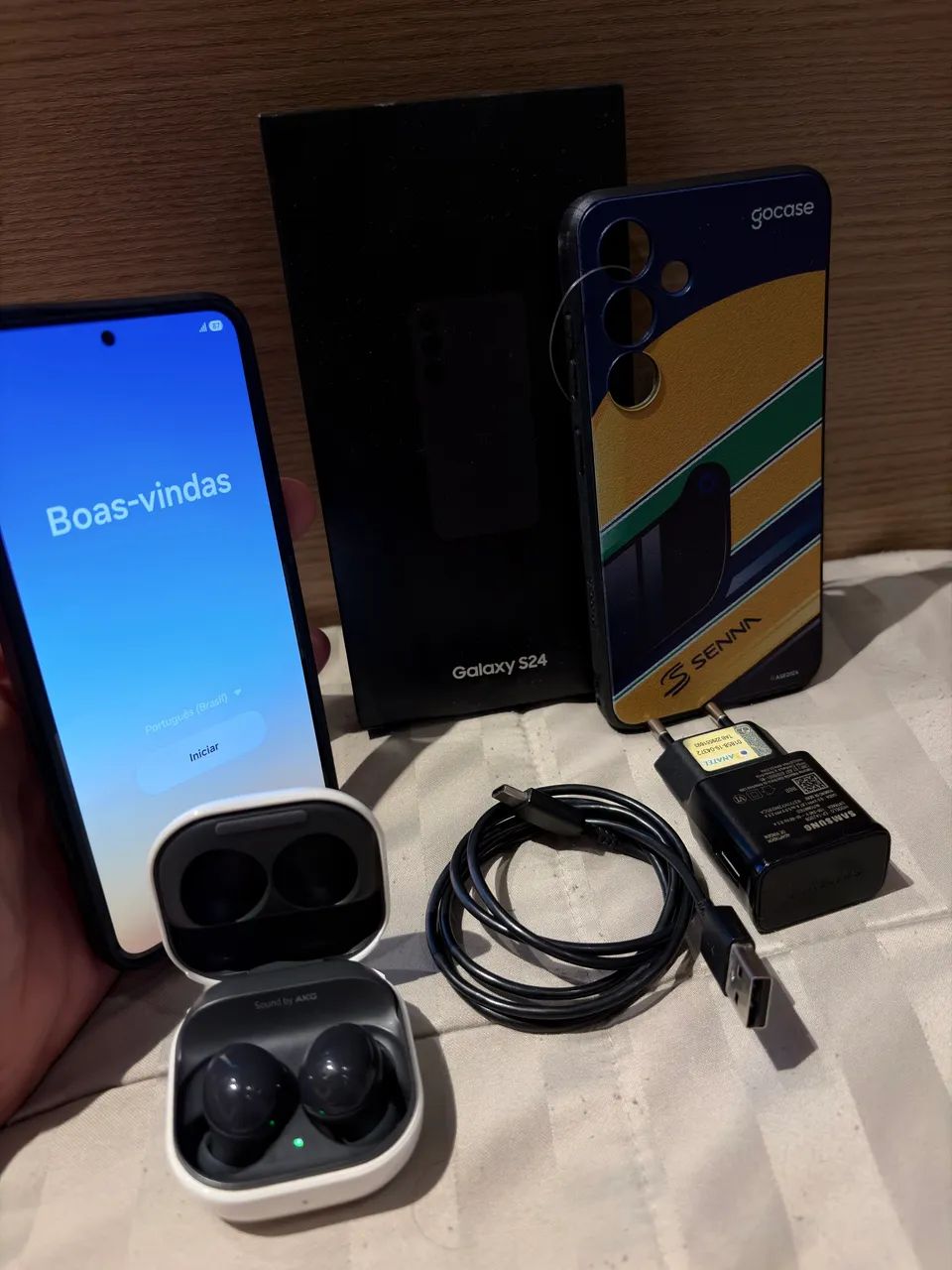 Samsung S24 256 GB com duas cases + Galaxy Buds 2