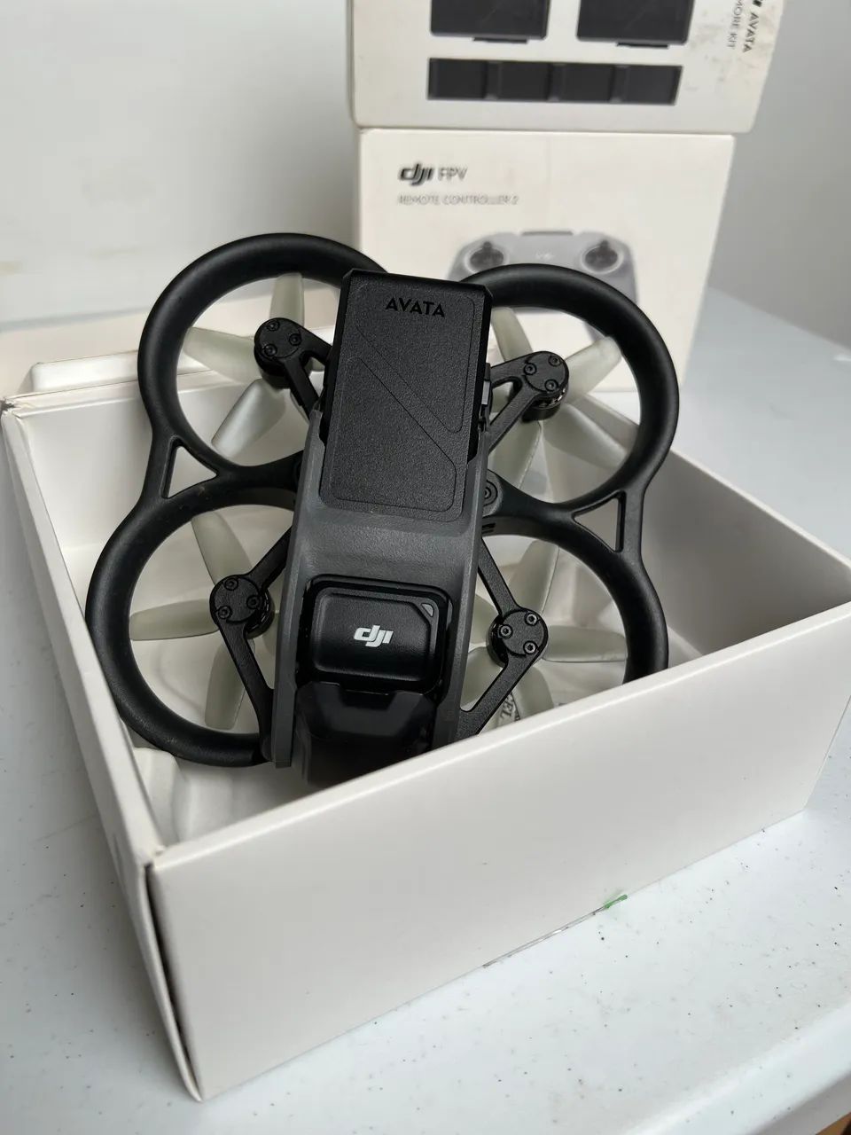 DJI Avata Pro-View Combo + Controle FPV + Fly More Kit | Pouco Uso - Foto 4