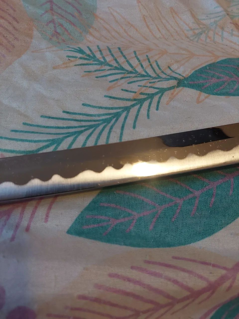 2 katanas com suporte de madeira - Foto 5